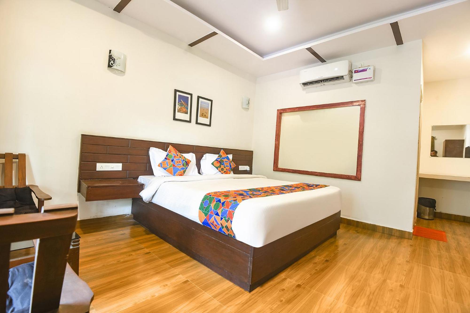 Fabhotel La Volga - Nr Morjim Beach ภายนอก รูปภาพ