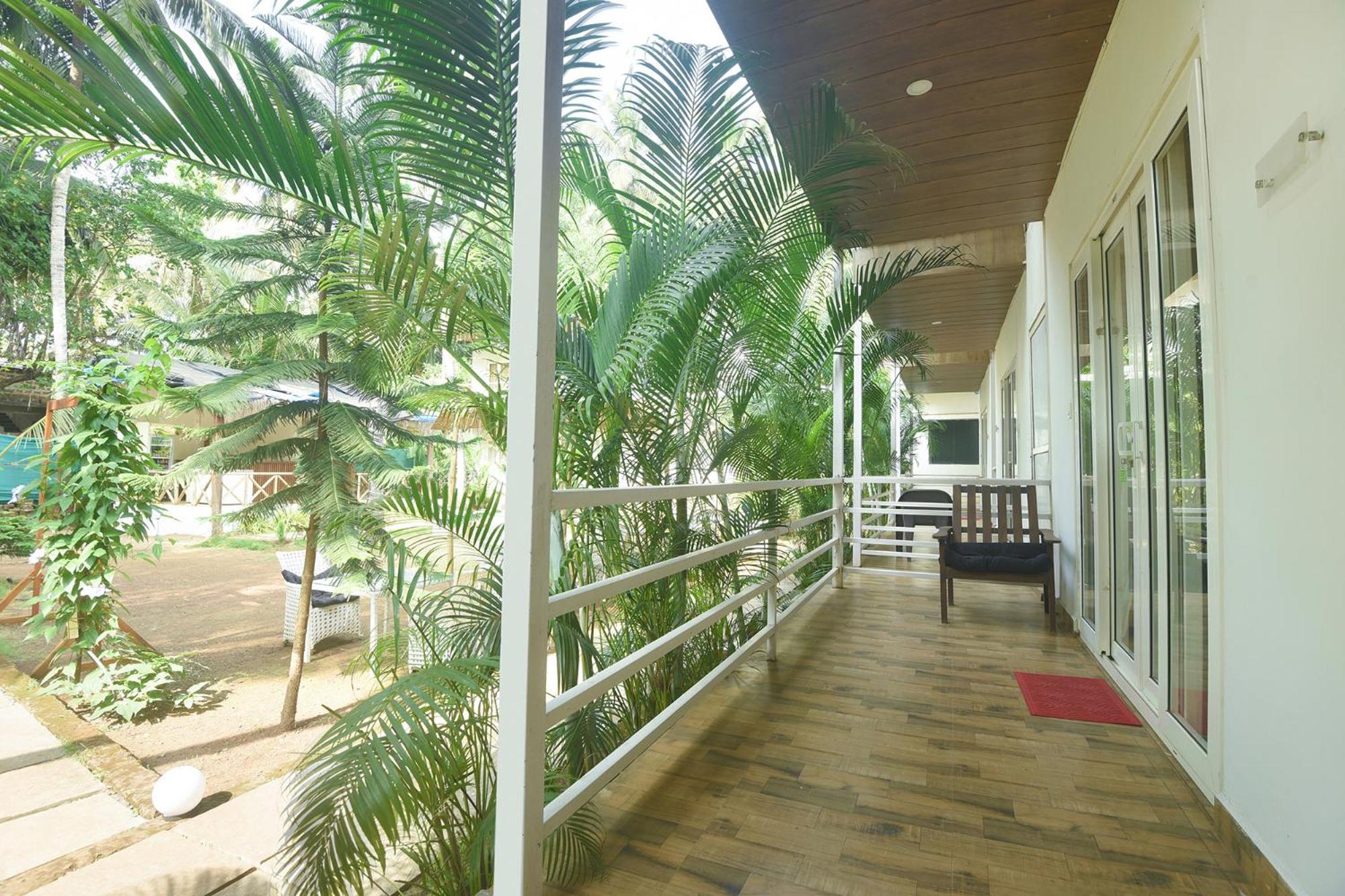 Fabhotel La Volga - Nr Morjim Beach ภายนอก รูปภาพ
